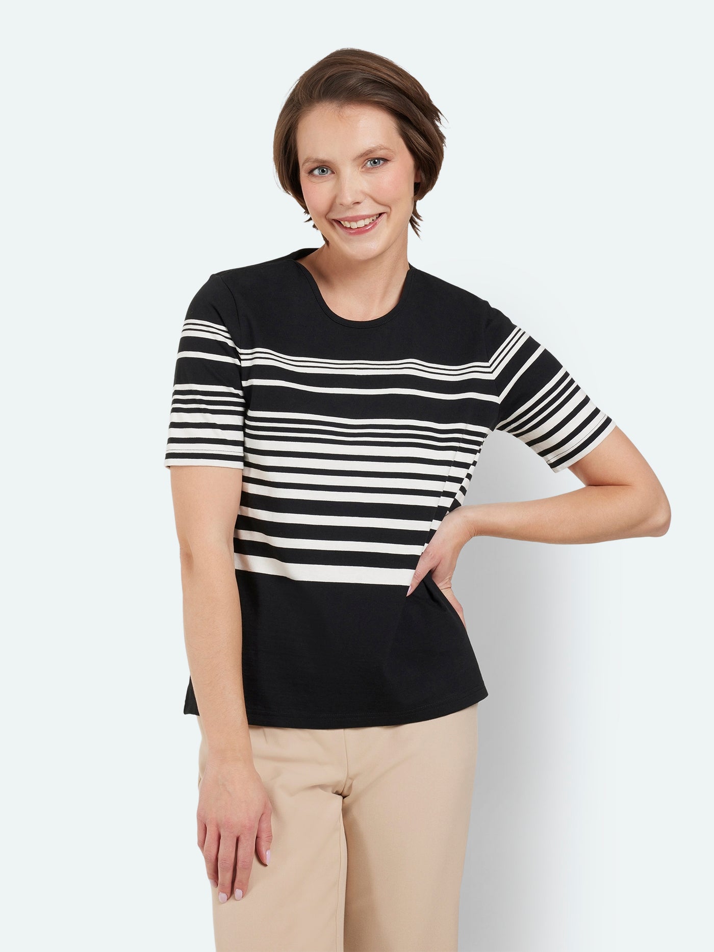 T-shirt - Sort - Stribet